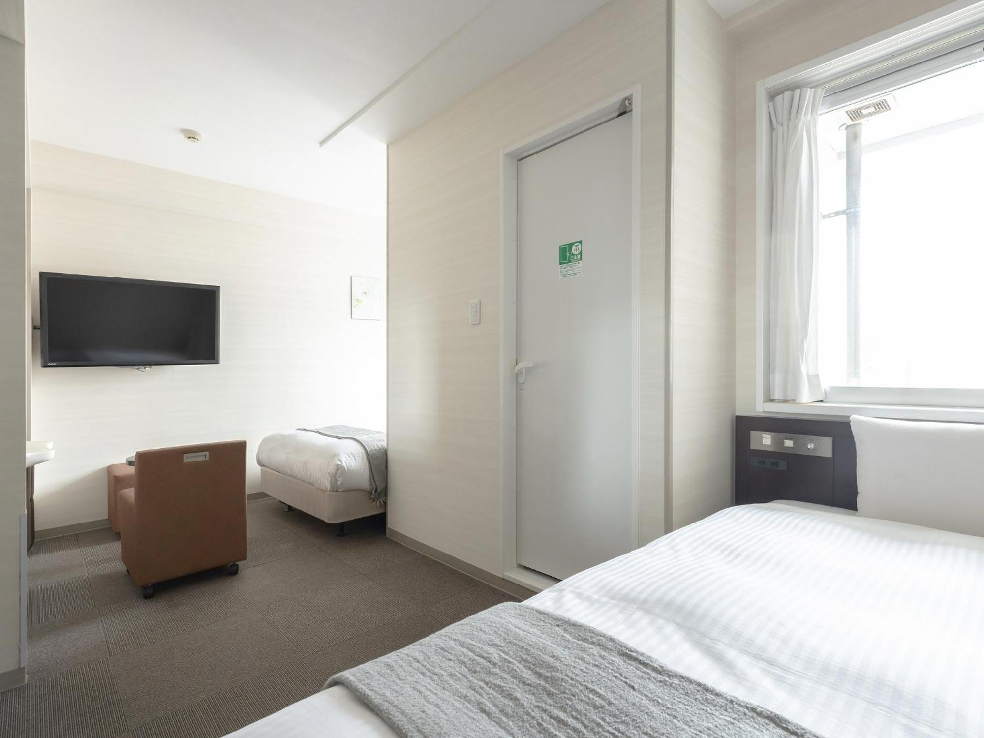 Vessel Inn Hiroshima Station Екстер'єр фото